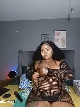 RealMsPEARLsEXY69 webcam