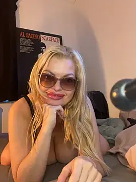 DivaVonTease webcam