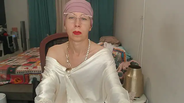 LuxuryNika webcam