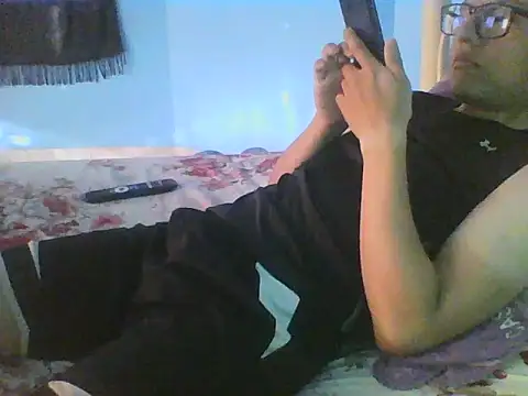 Luis_femboy18 webcam