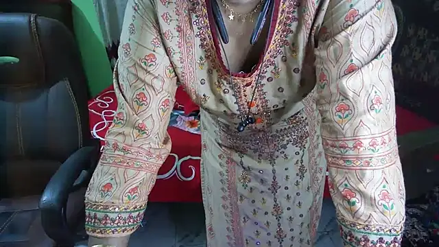 BengaliQueenStar webcam