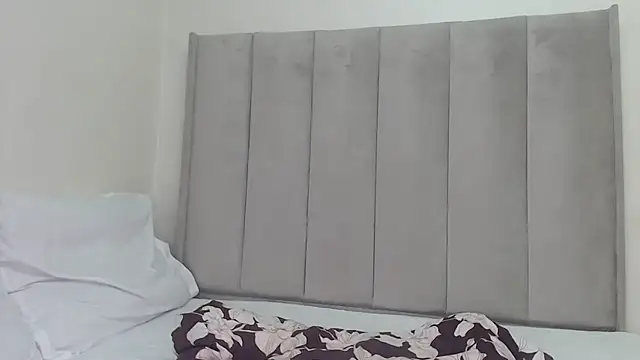 Bella_2025 webcam
