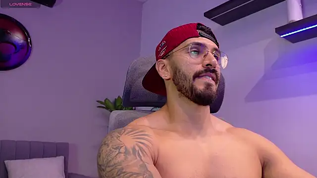 tony_muscle webcam