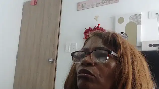 BustyMilf_ webcam