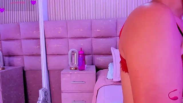 CarolineFyre webcam