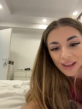 IsabellaEtthan Live Webcam on Stripchat
