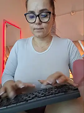 MariaPau_83 webcam