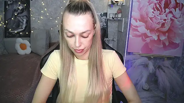NickyAdamidi live cam on StripChat