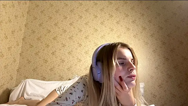 TeodoraBinney webcam