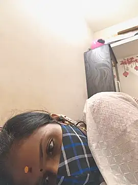 Tamil_Yalini12 webcam