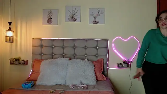 _naomi_s - _naomi_s's free webcam - UK Sex Cams