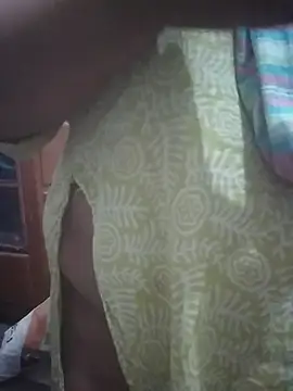 momo_loves webcam