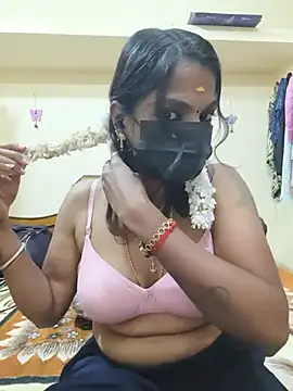 Tamil_Ishu live cam on StripChat