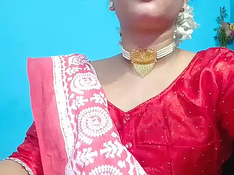 Adhiti_1 live cam on StripChat