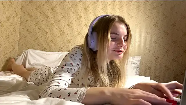 TeodoraBinney webcam
