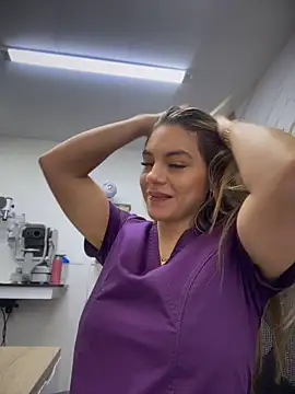 alicee16 Live Webcam on Stripchat
