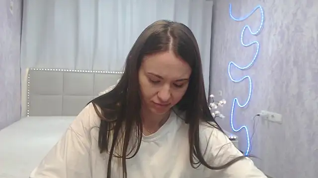 KaraCriegs webcam