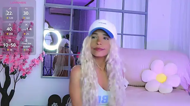 SarahRaynex webcam