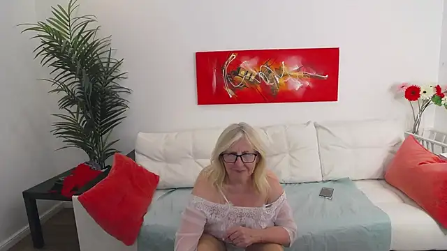 YourBustyBarbara webcam