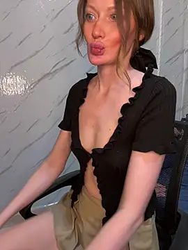 AliceeXHottie webcam