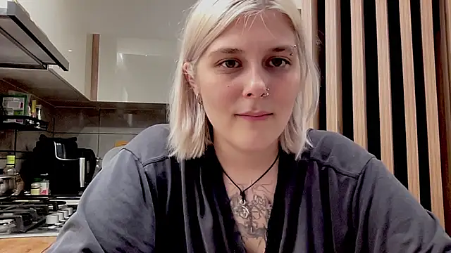 Ella_Bloom webcam