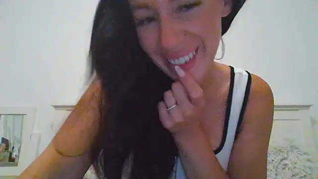 Charming-ScarlettX webcam