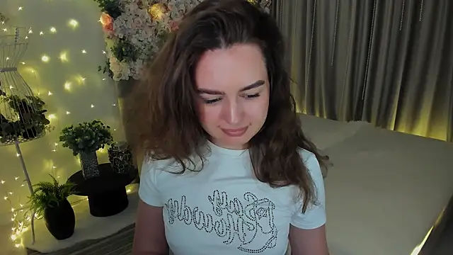 MiracleCurly webcam