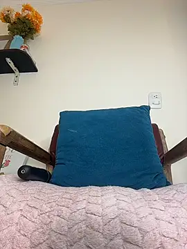 LilaRvsh webcam