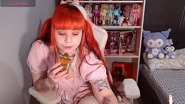 Naomi_Storm webcam