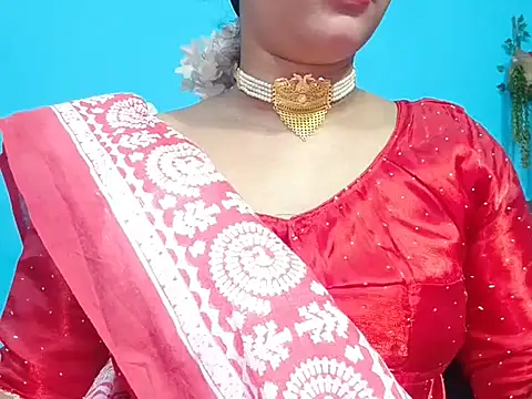 Adhiti_1 live cam on StripChat