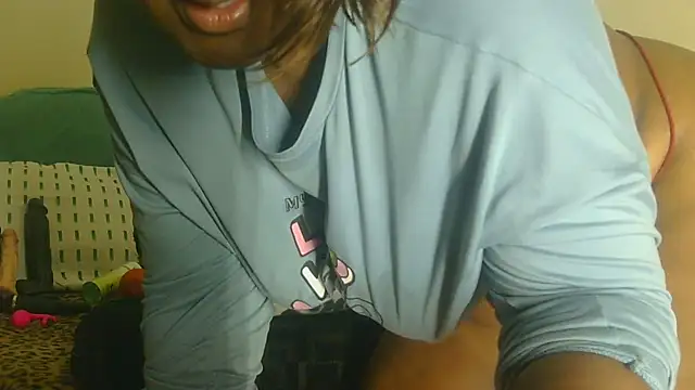 AddictiveAssCurves webcam