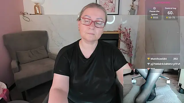 Alexandra_Kind webcam