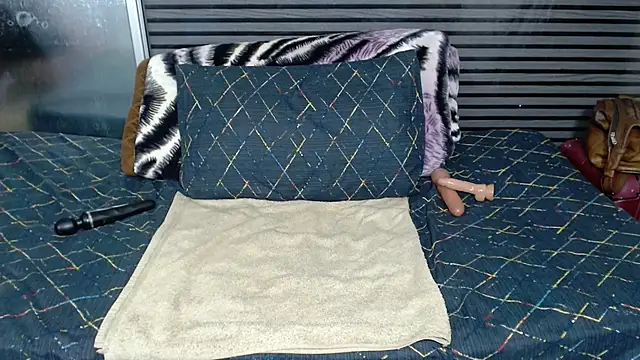 naughtymilf2026 webcam