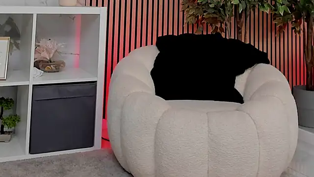 NoctisBella webcam