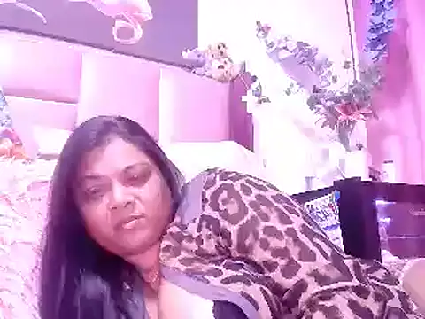 indiandelia - IndianDelia's free webcam - UK Sex Cams