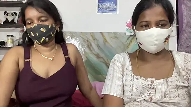 Hot_LoveBirds_ webcam