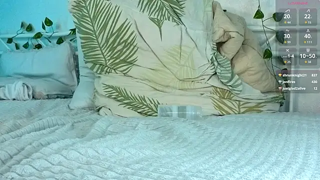 YourScarlettStorm webcam