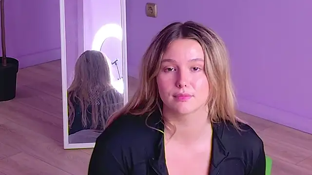 CharlotteAtwoood webcam