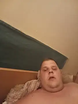Kanoos1995 webcam