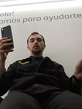 ooluchyferoo live cam on StripChat