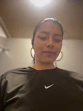 Katta_ossa live cam on StripChat