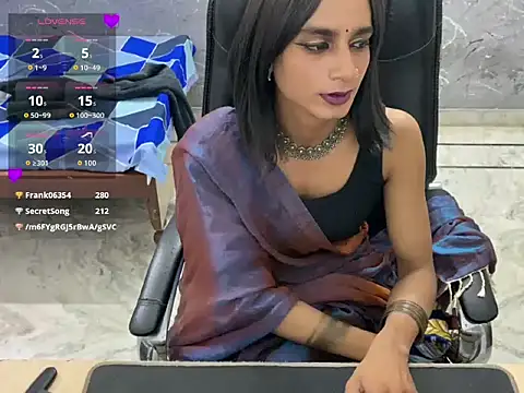 LuvLayla webcam