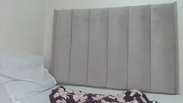 Bella_2025 webcam