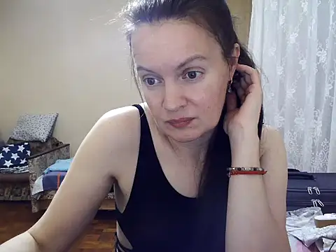 LoveNBloom webcam