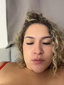 Sara_smiiith211 webcam
