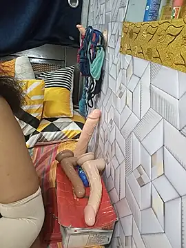 tina8th live cam on StripChat