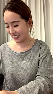 momoli60 webcam