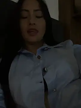 Sara_luna_ live cam on StripChat