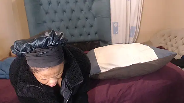 BendMeOverXX webcam