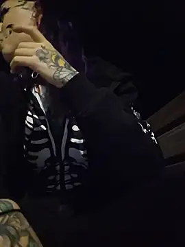 Purple_Coffin666 webcam